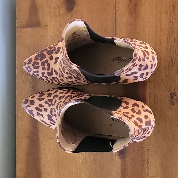 Leopard Print Heeled Booties - Picture 3 of 6